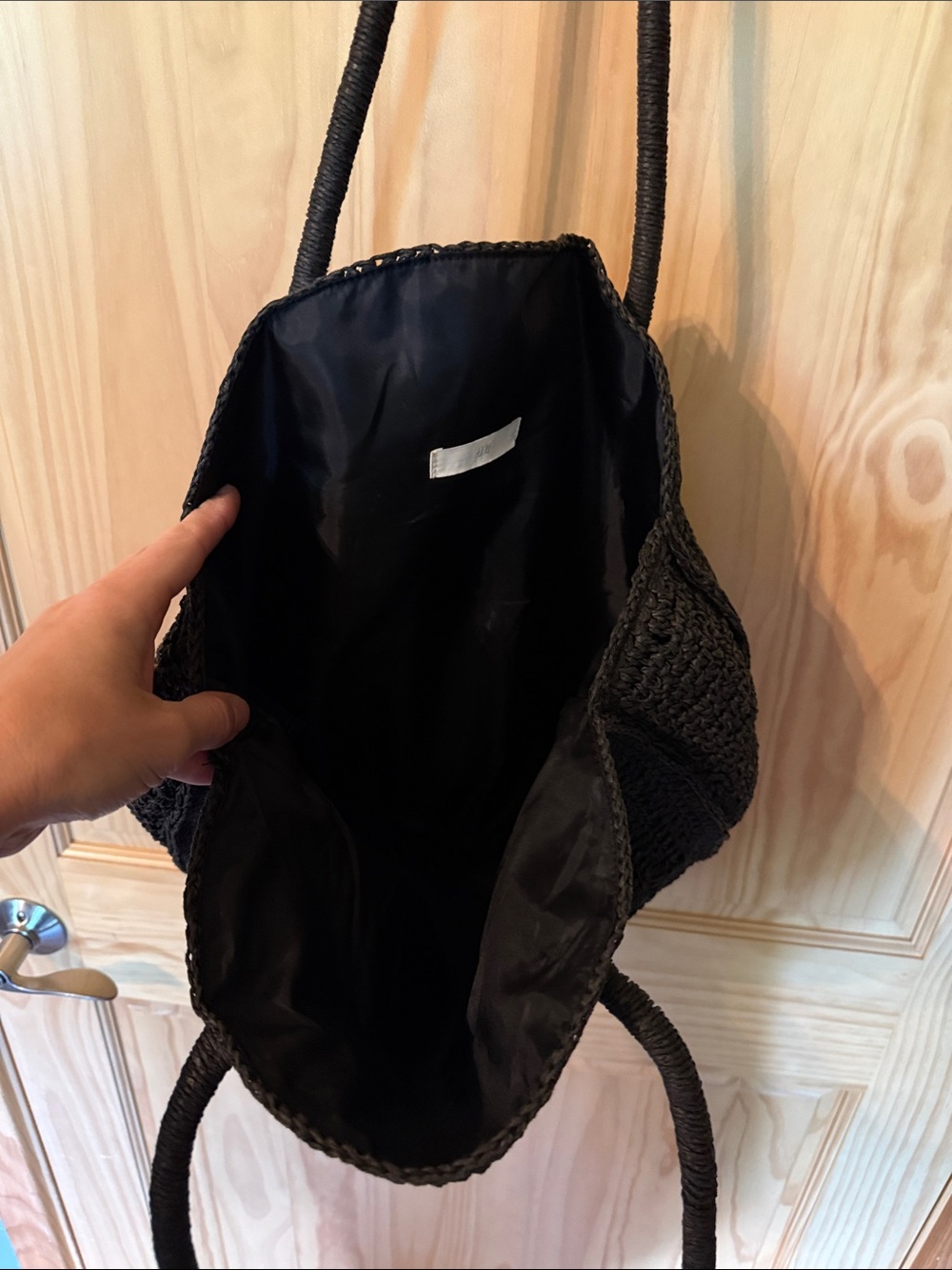 H&M Black Round Woven Tote Bag - Picture 2 of 3